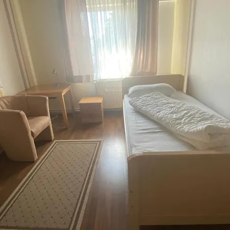 Monteurzimmer Abbehauser Bahnhof Kro *